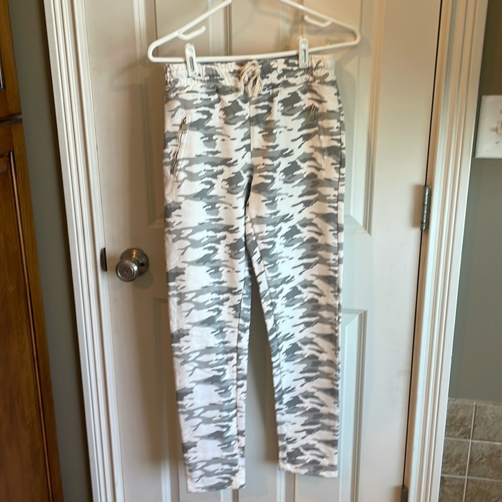 Nostalgia size small camouflage joggers